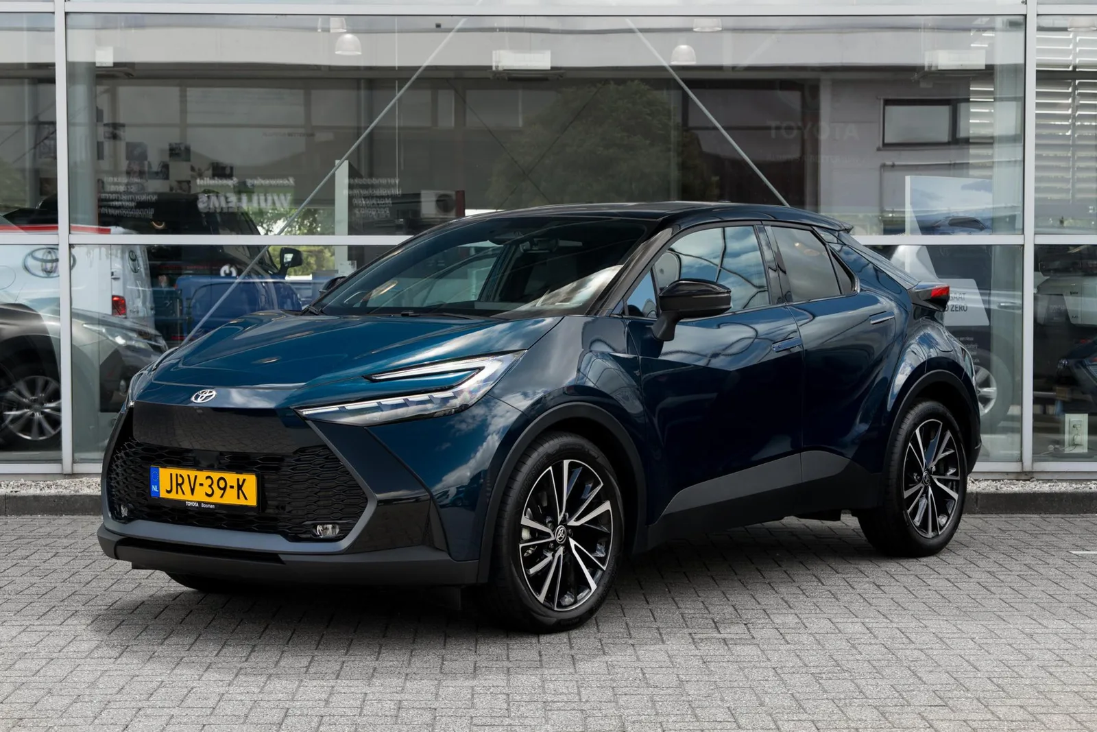 Toyota C-HR (2025) — foto 1