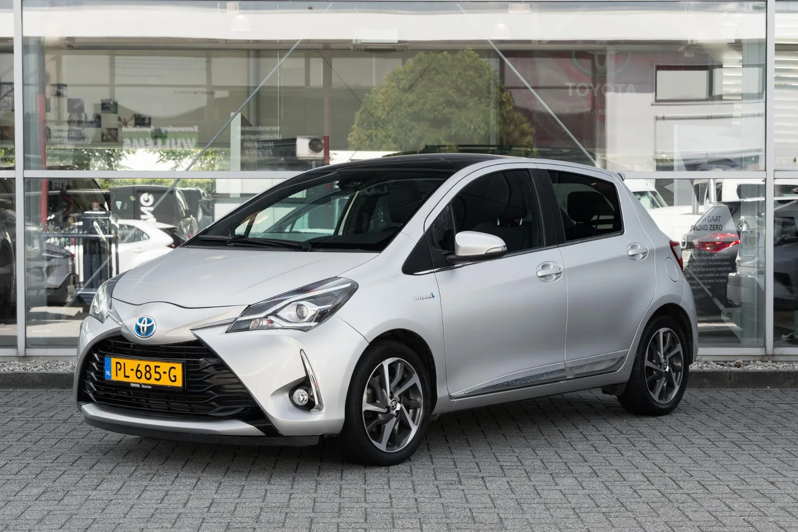 Toyota Yaris (2017) — foto 1