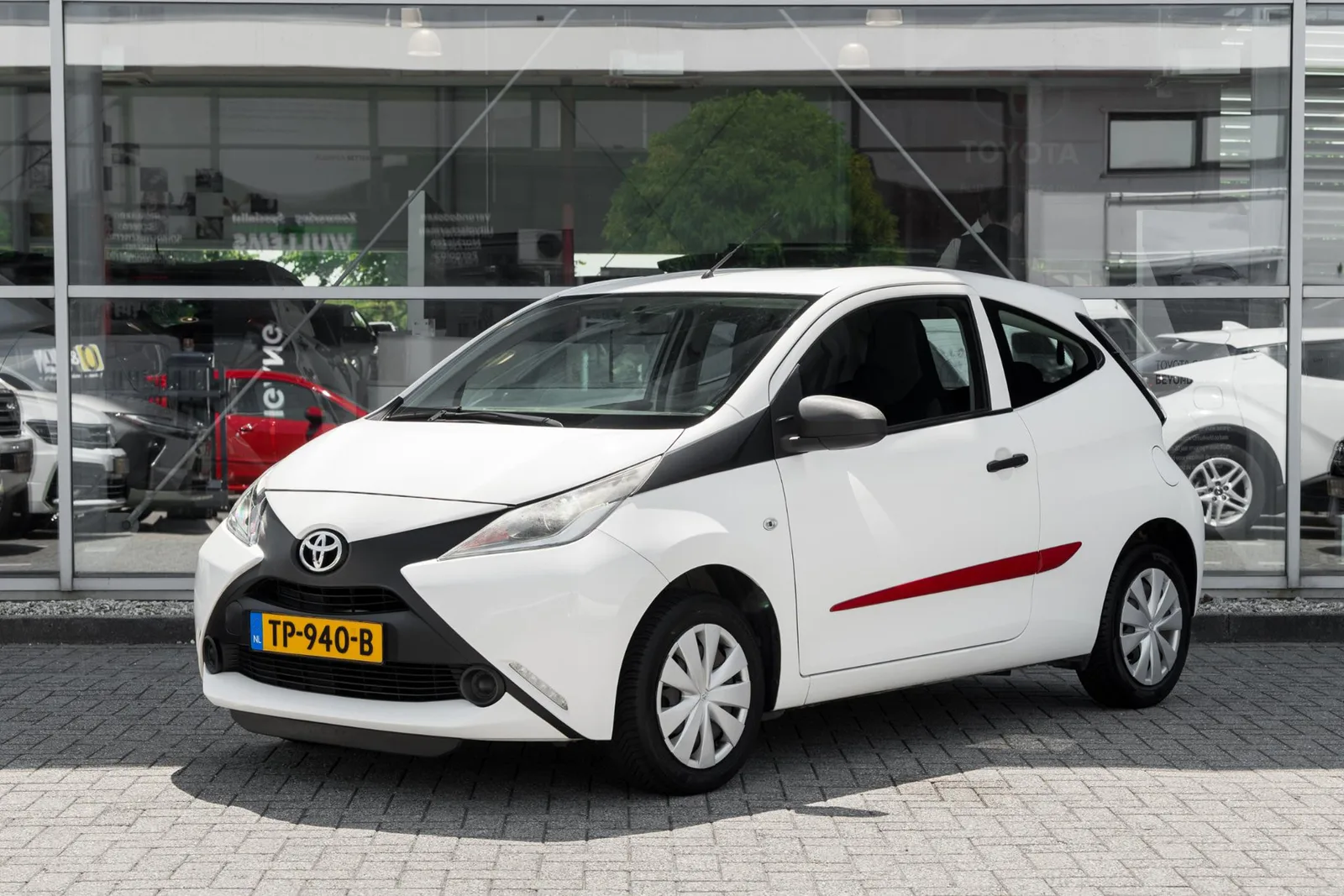 Toyota Aygo (2015) — foto 1