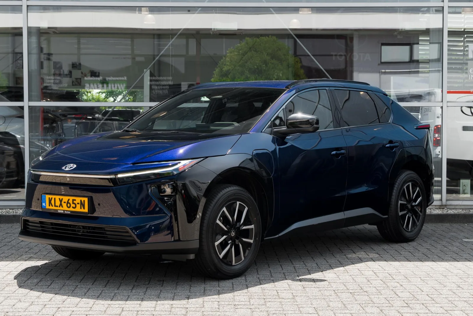 Toyota bZ4X (2026) — foto 1