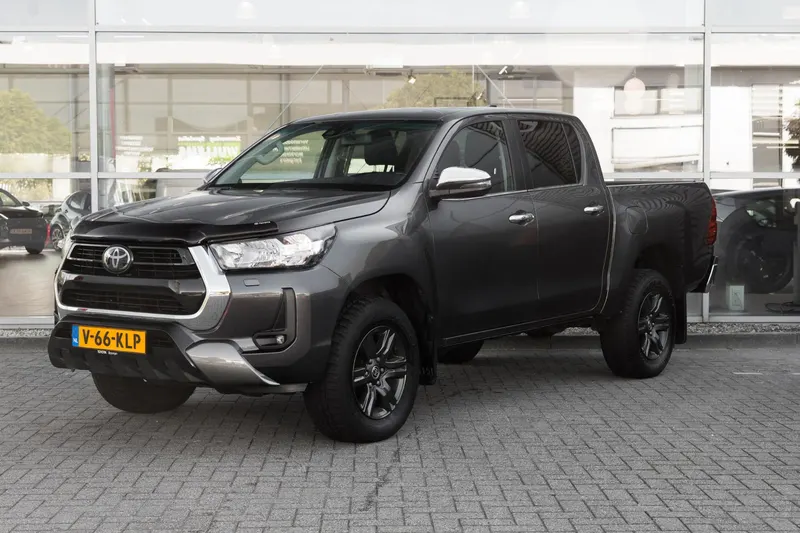 Toyota Hilux (2024)