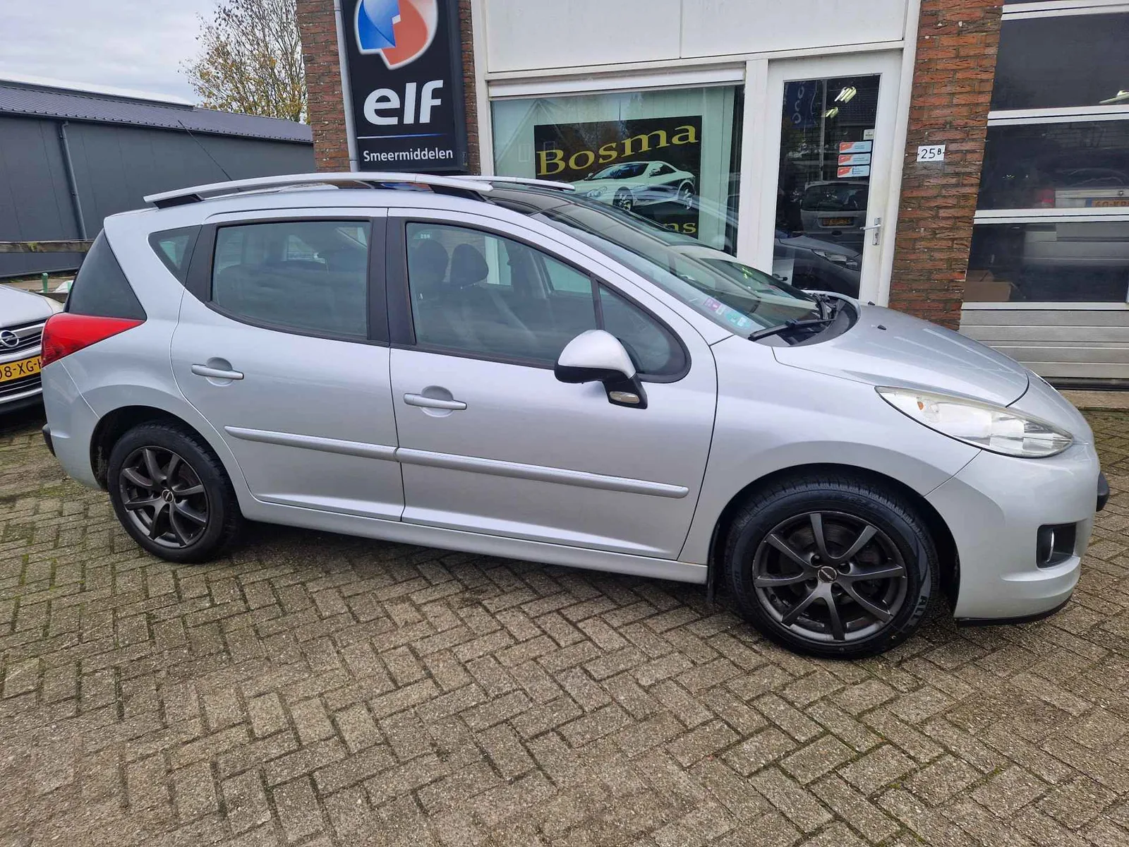 Peugeot 207 (2011) — foto 1