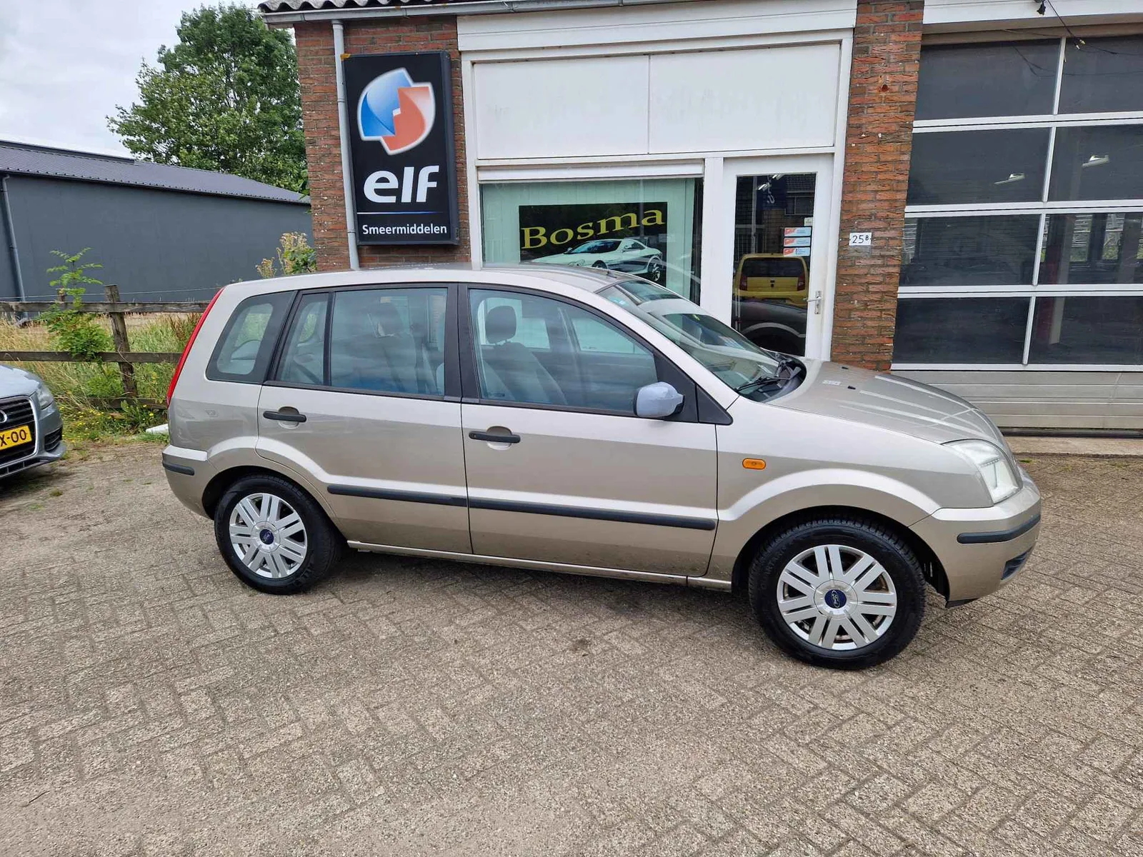 Ford Fusion (2003) — foto 1