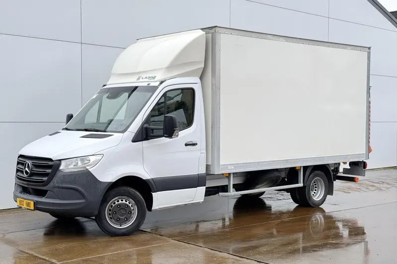 Mercedes-Benz Sprinter (2023)