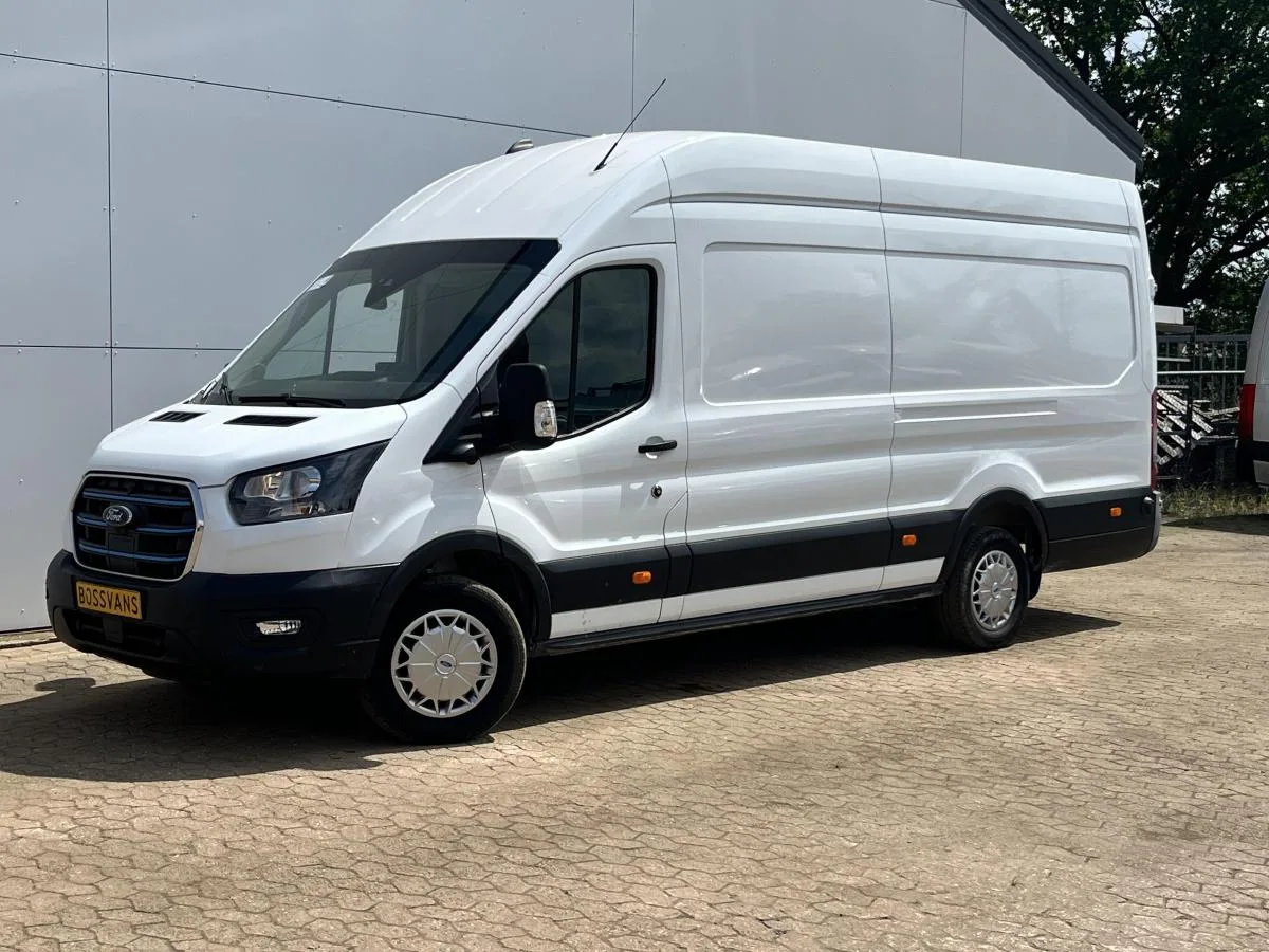 Ford E transit (2023) — foto 1