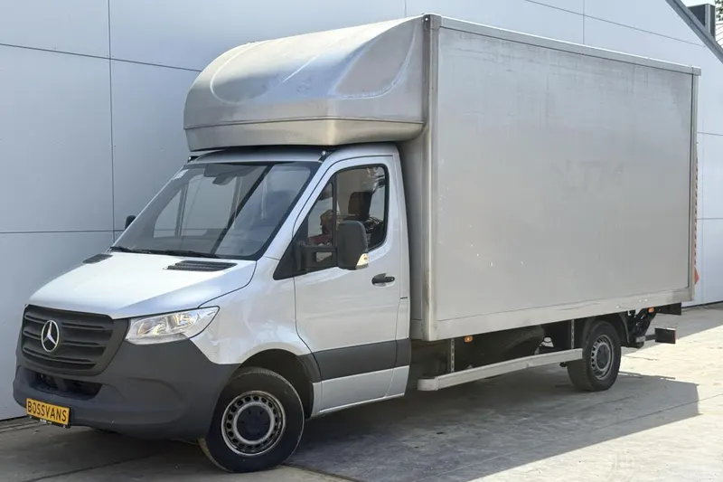 Mercedes-Benz Sprinter (2023)
