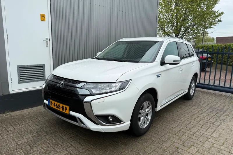 Mitsubishi Outlander (2021)
