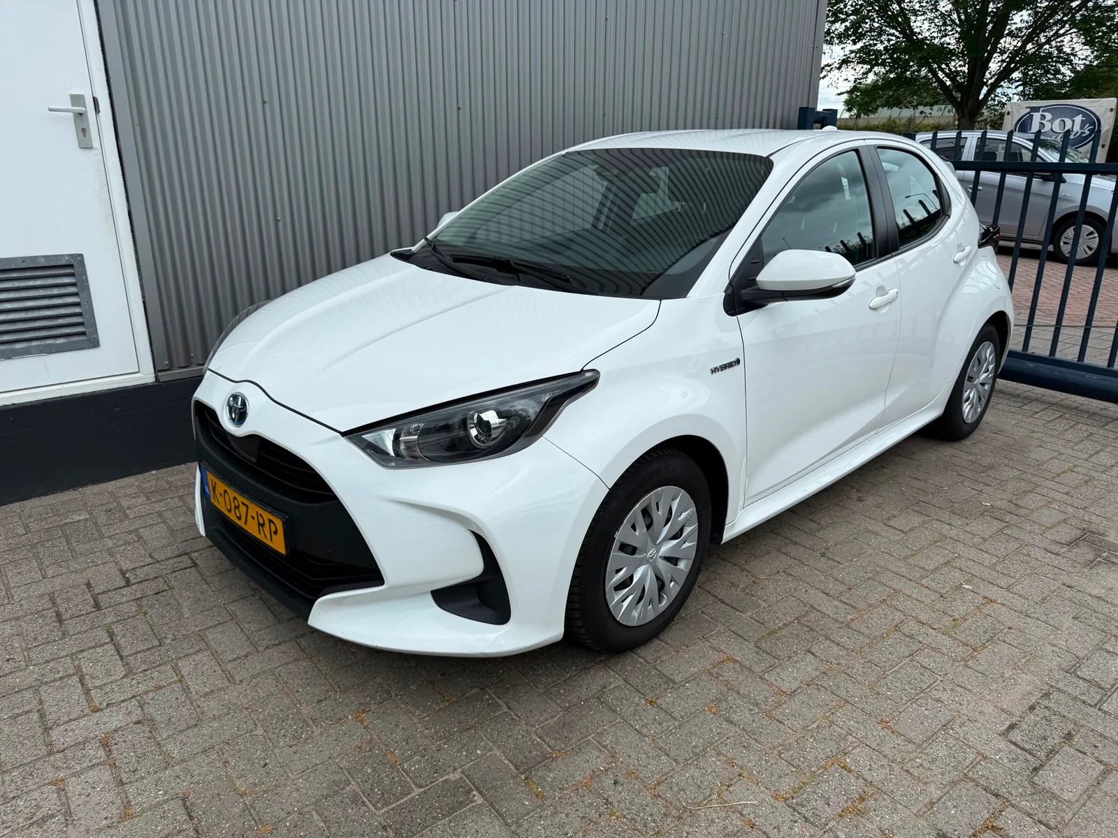 Toyota Yaris (2021) — foto 1
