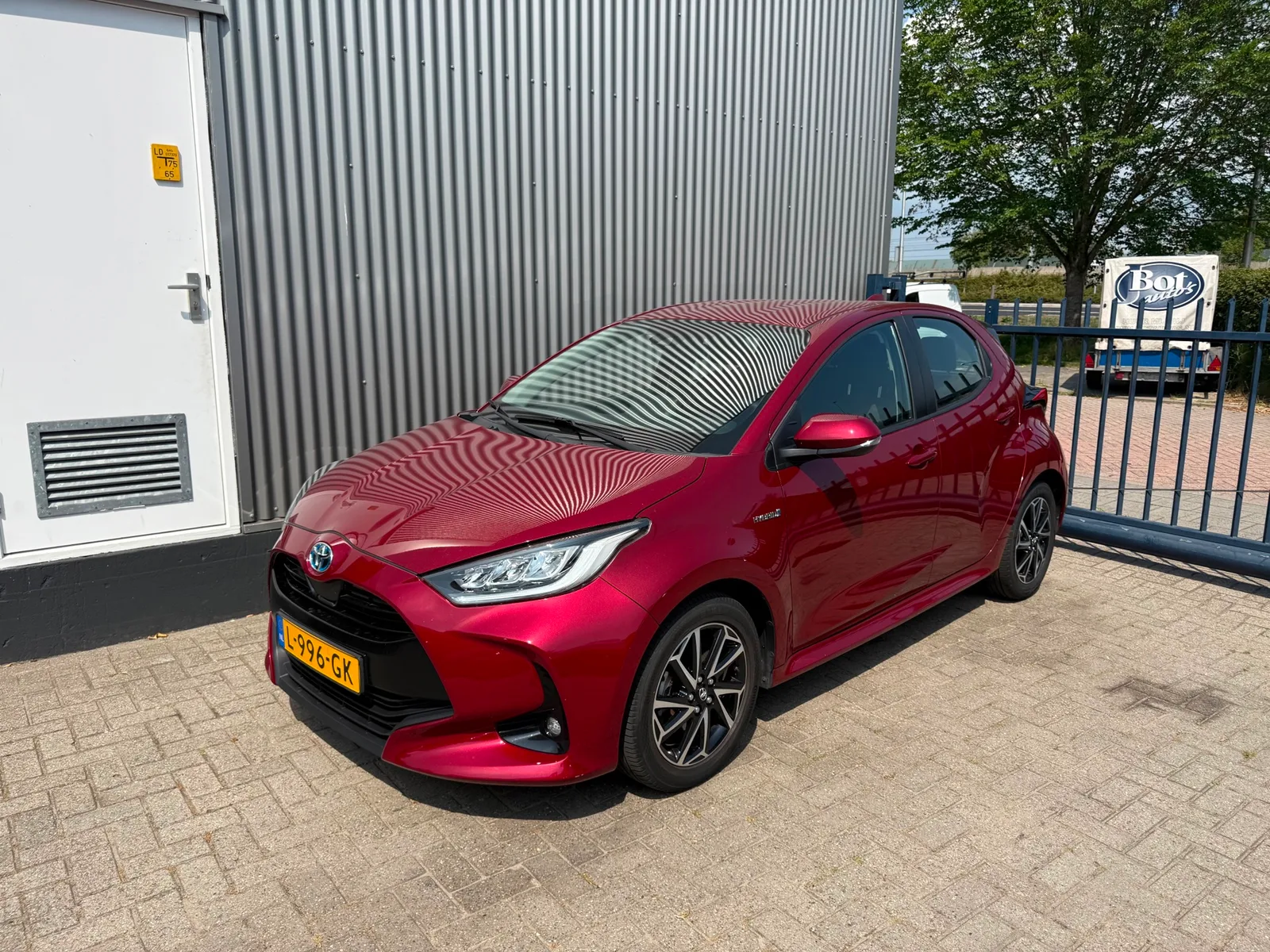 Toyota Yaris (2021) — foto 1