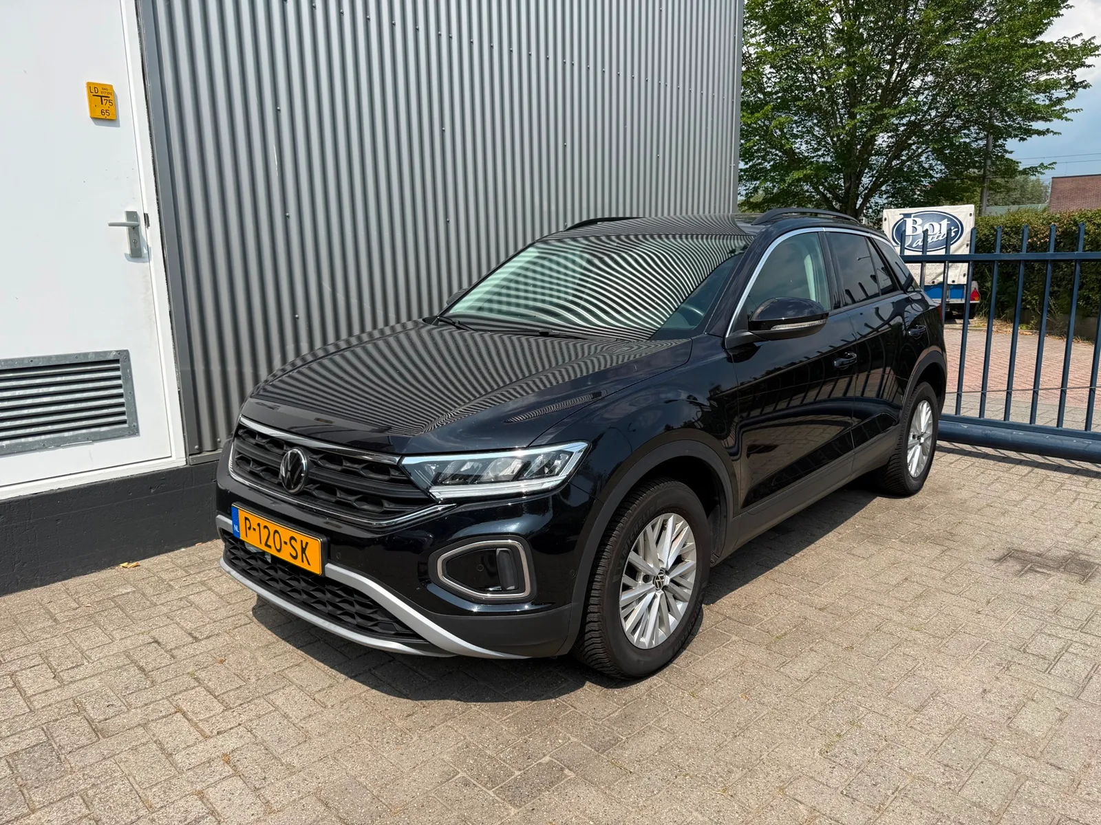 Volkswagen T-Roc (2022) — foto 1