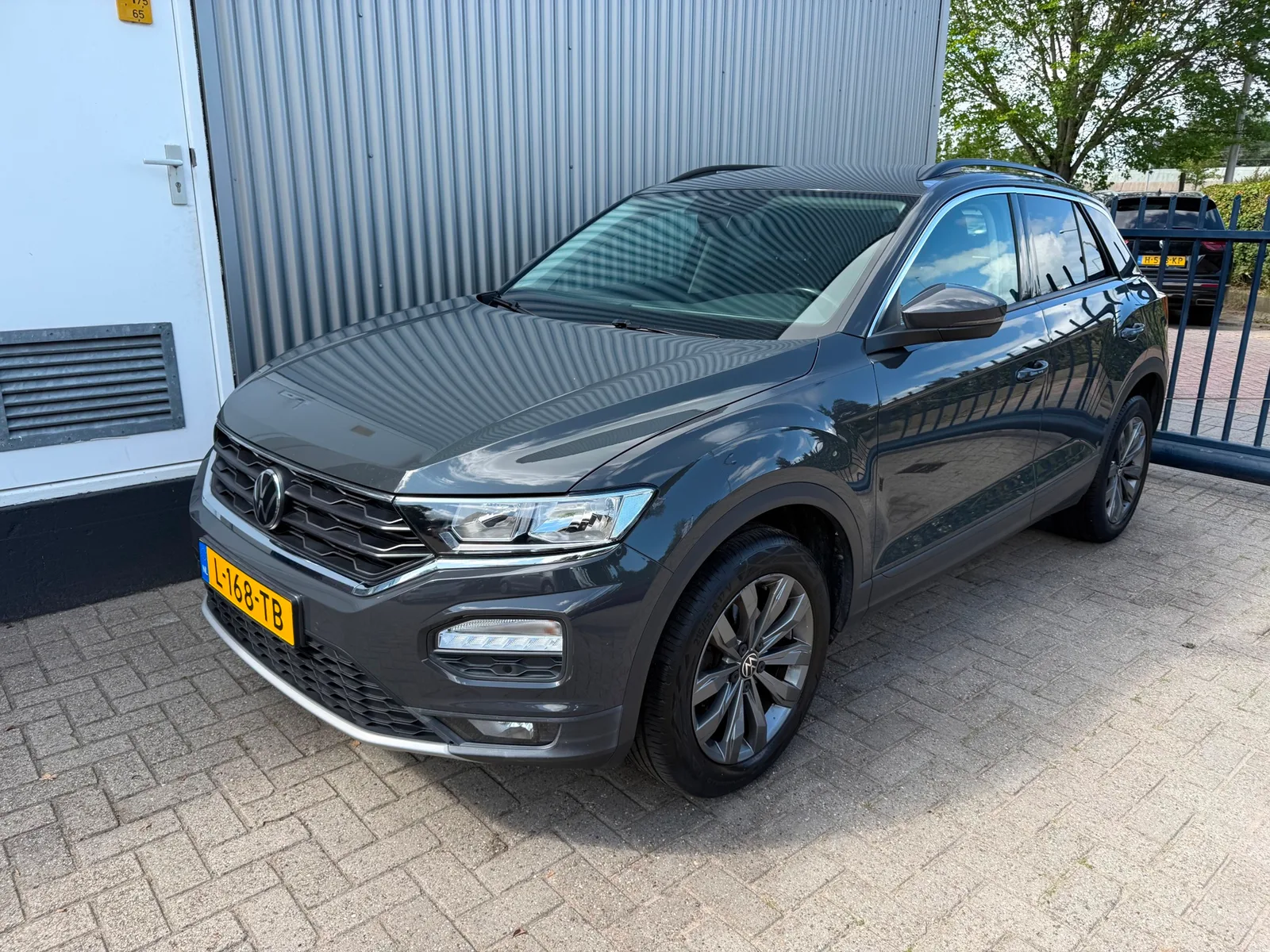 Volkswagen T-Roc (2021) — foto 1
