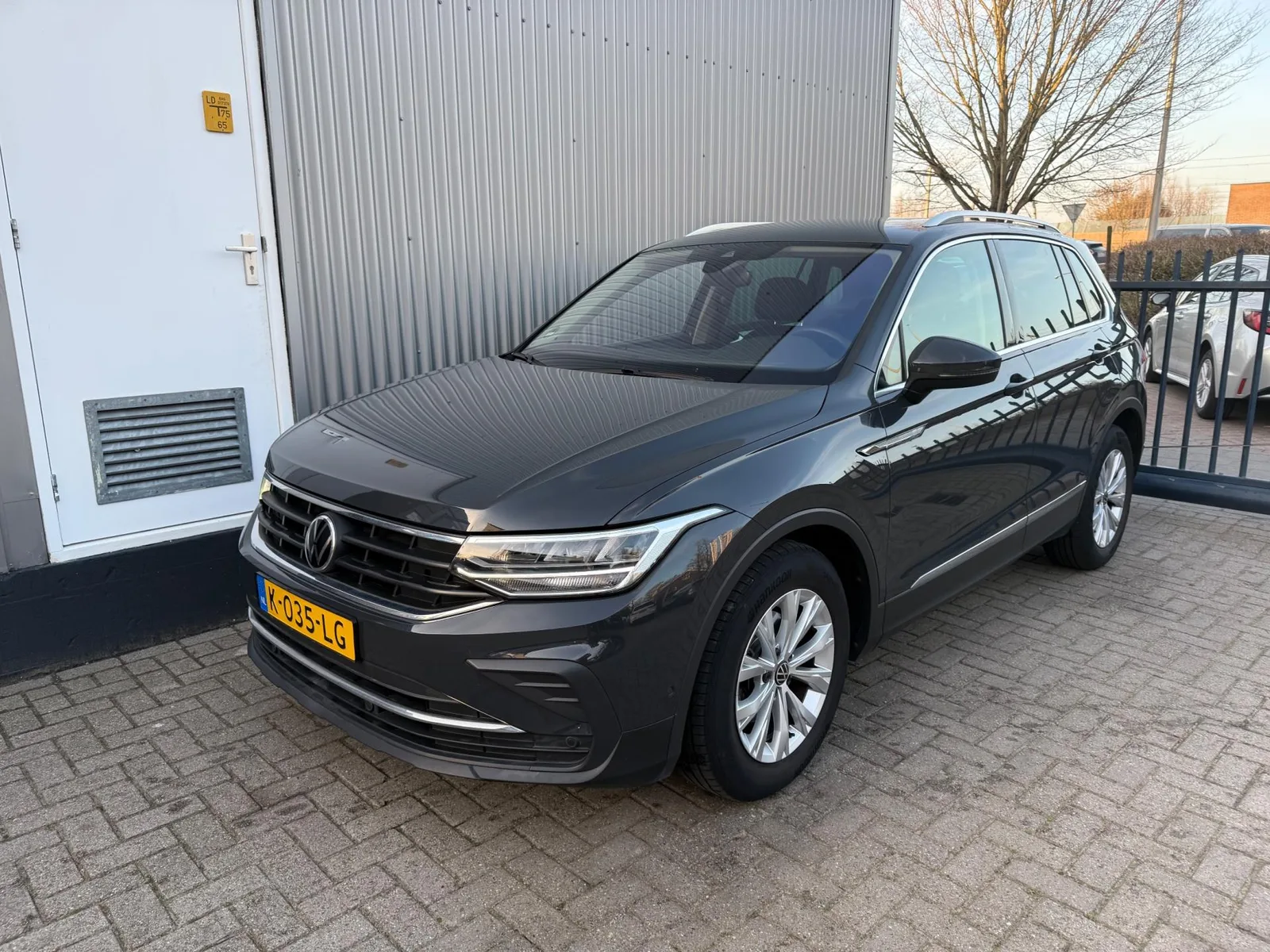 Volkswagen Tiguan (2021) — foto 1