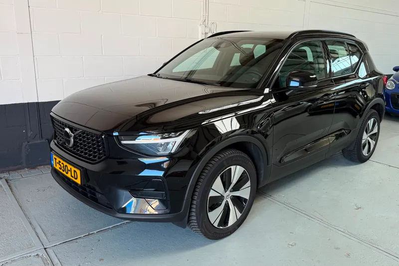 Volvo XC40 (2023)
