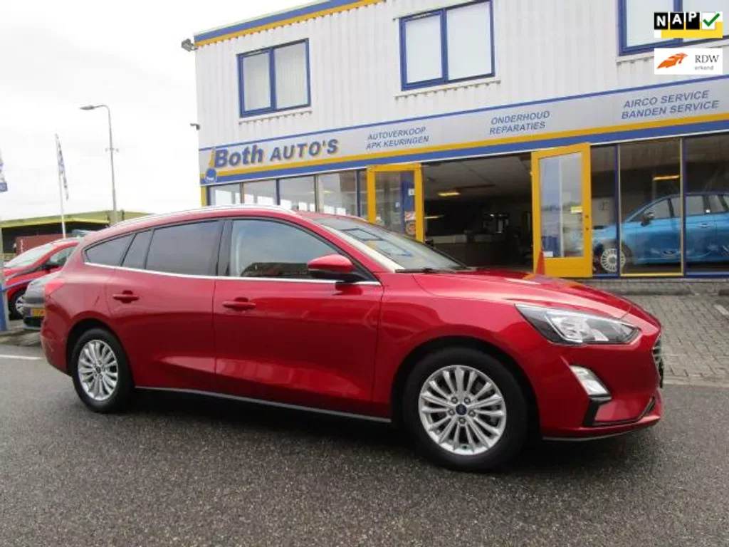 Ford Focus (2021) — foto 1