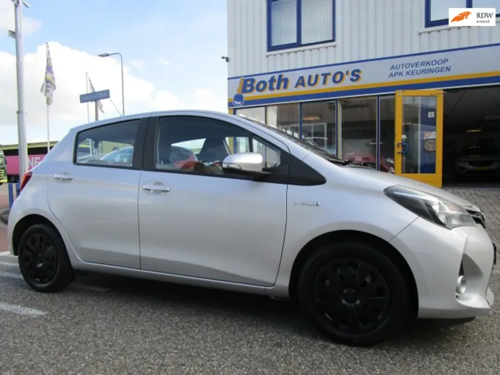 Toyota Yaris (2016) — foto 1
