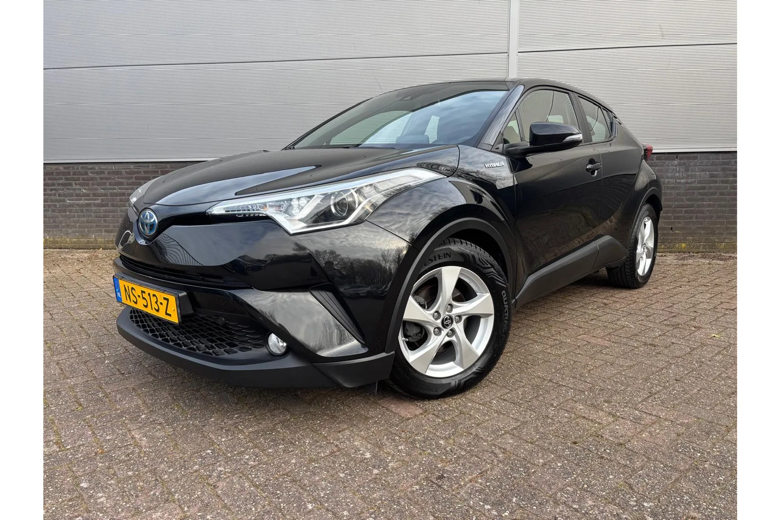 Toyota C-HR (2017) — foto 1