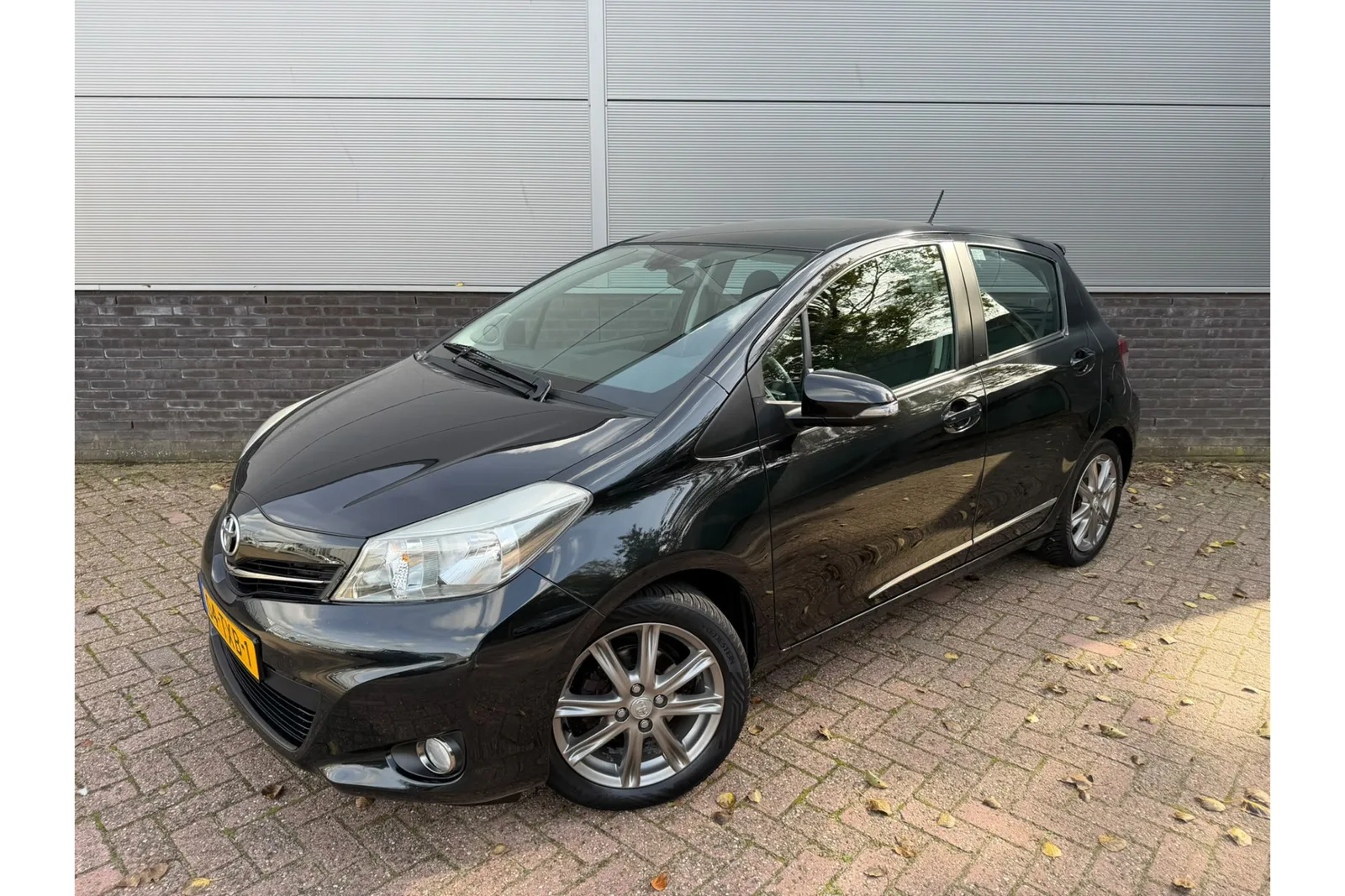 Toyota Yaris (2012) — foto 1