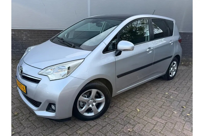 Toyota Verso S (2011)
