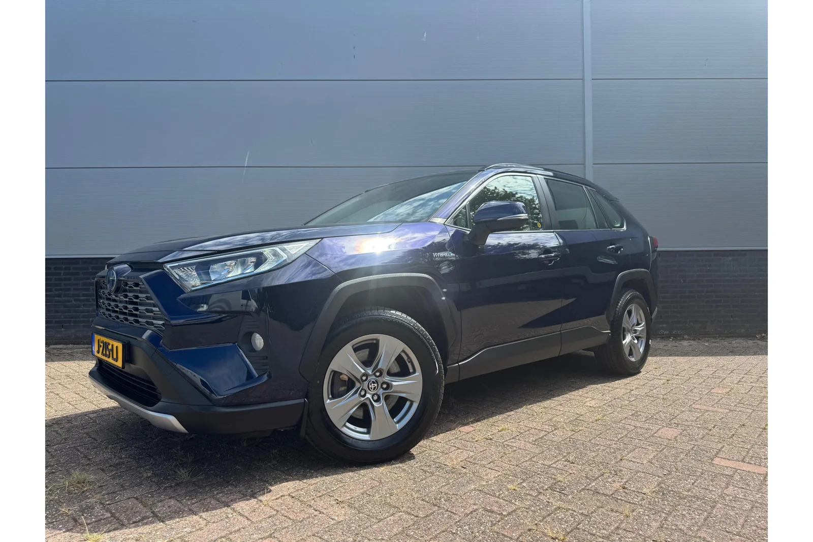 Toyota RAV4 (2019) — foto 1