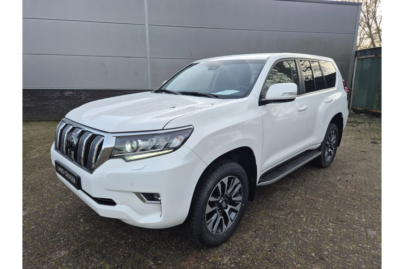 Toyota Land Cruiser (2024) — foto 1