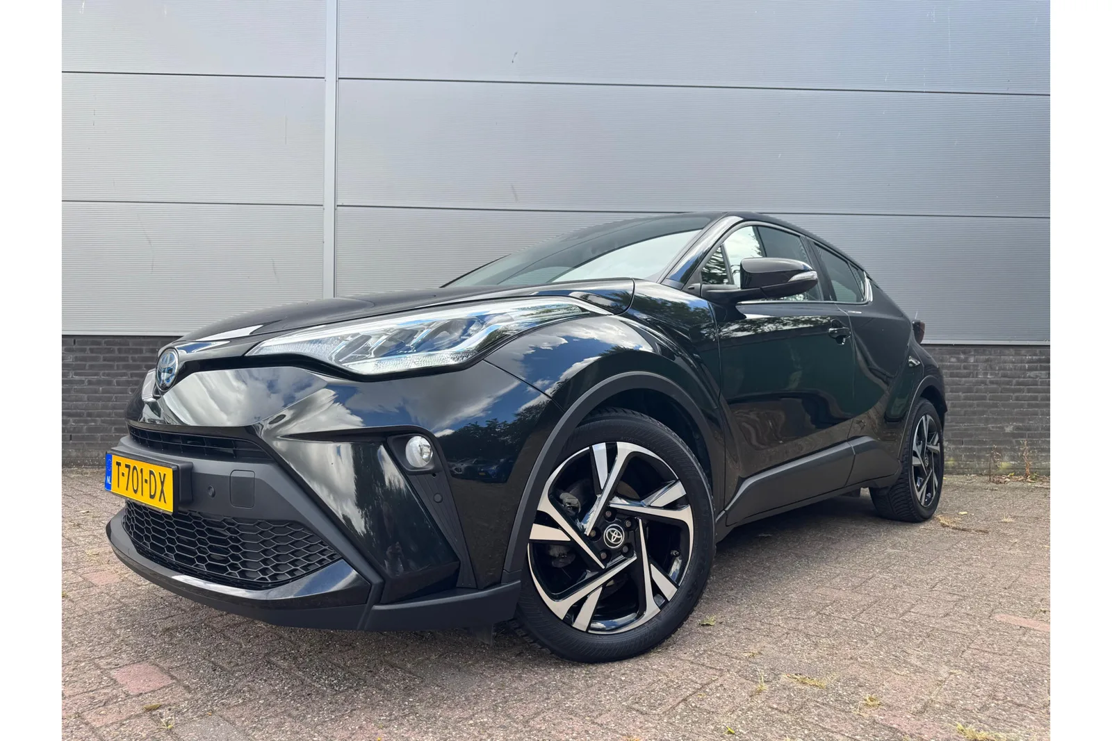 Toyota C-HR (2023) — foto 1