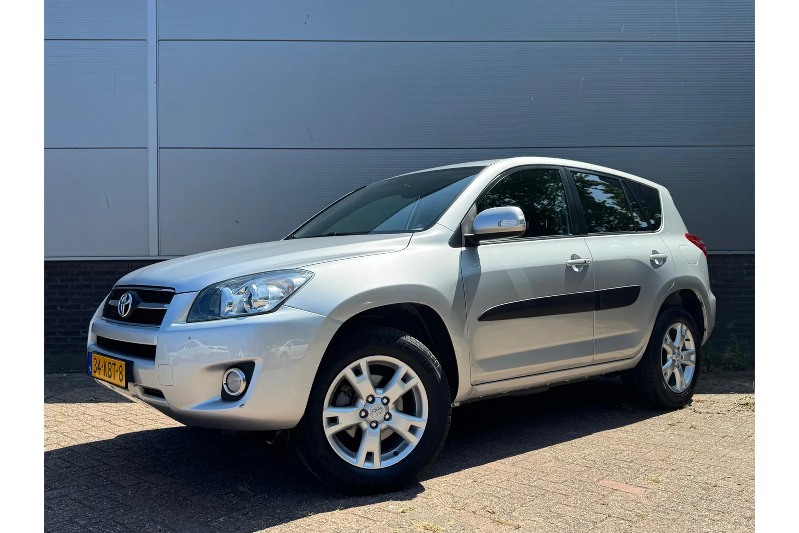 Toyota RAV4 (2009) — foto 1