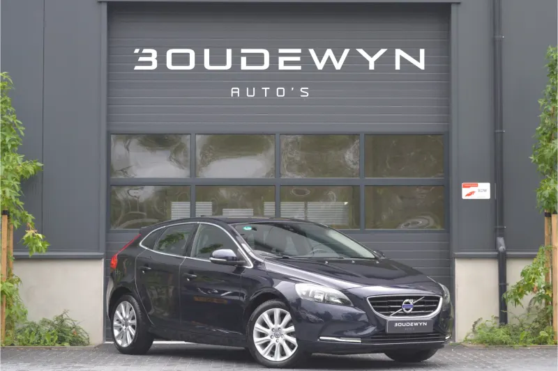 Volvo V40 (2015)