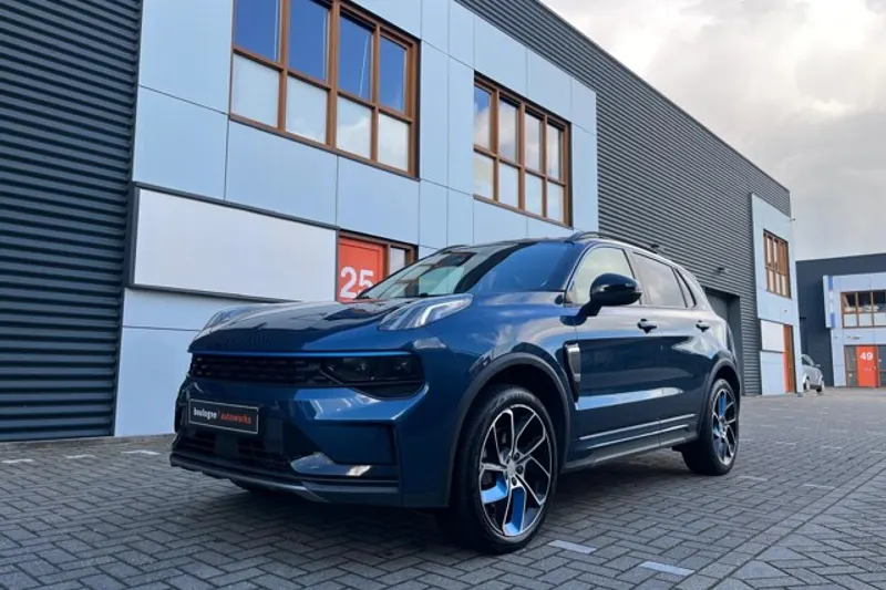 Lynk & Co 01 (2022)