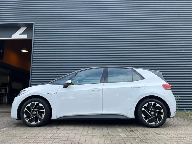 Volkswagen ID3 (2020) — foto 1