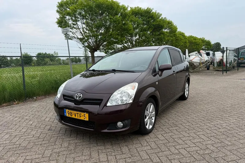Toyota Verso (2008)