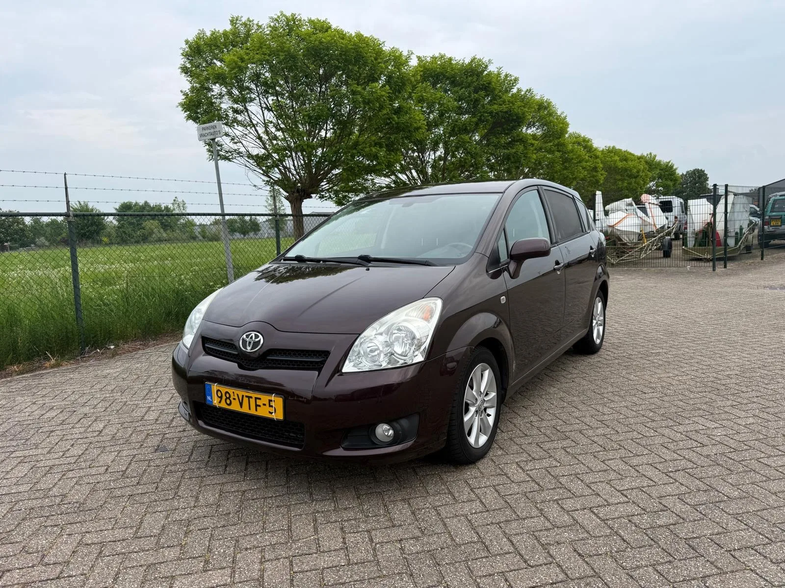 Toyota Verso (2008) — foto 1