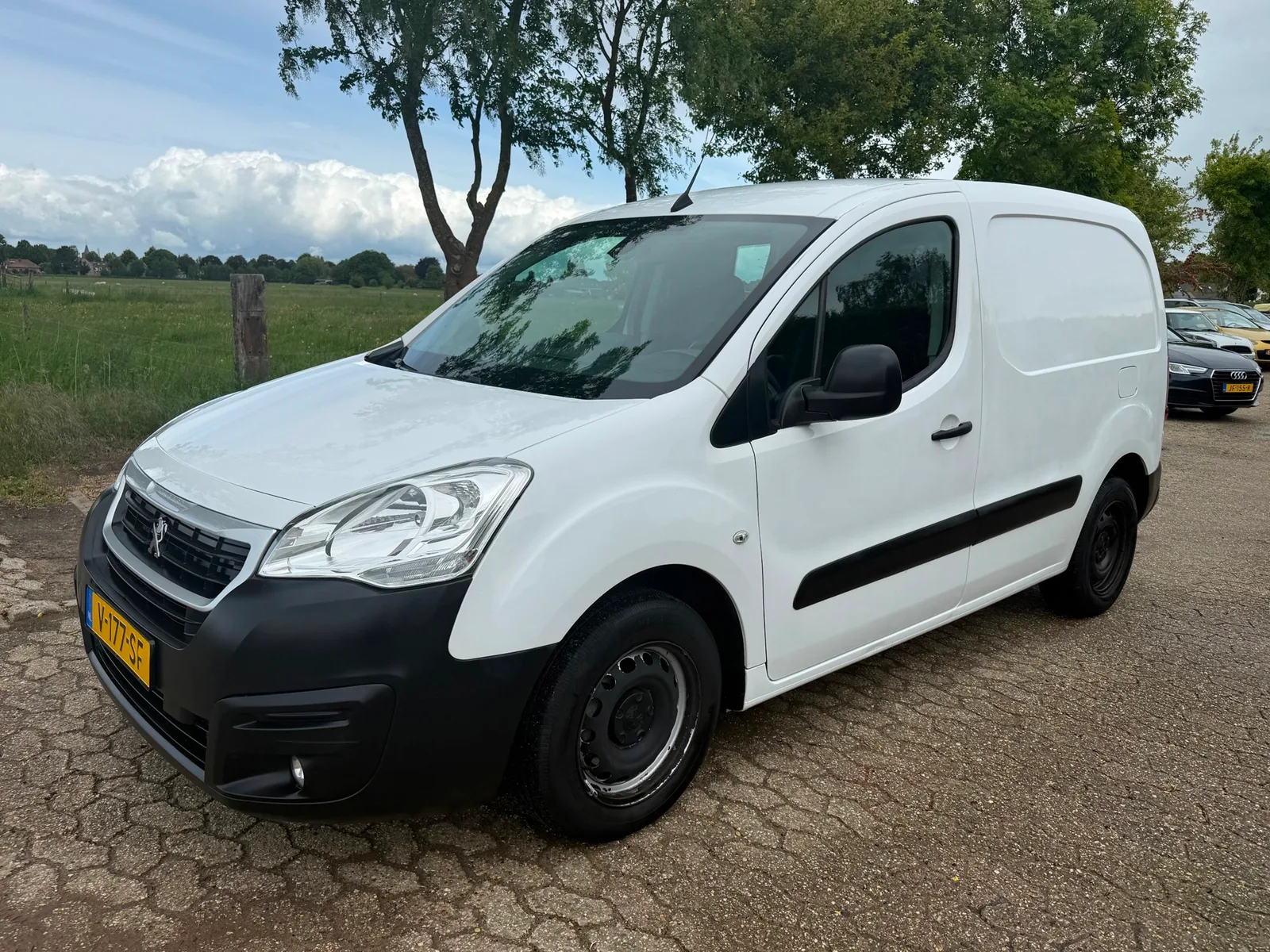 Peugeot Partner (2018) — foto 1