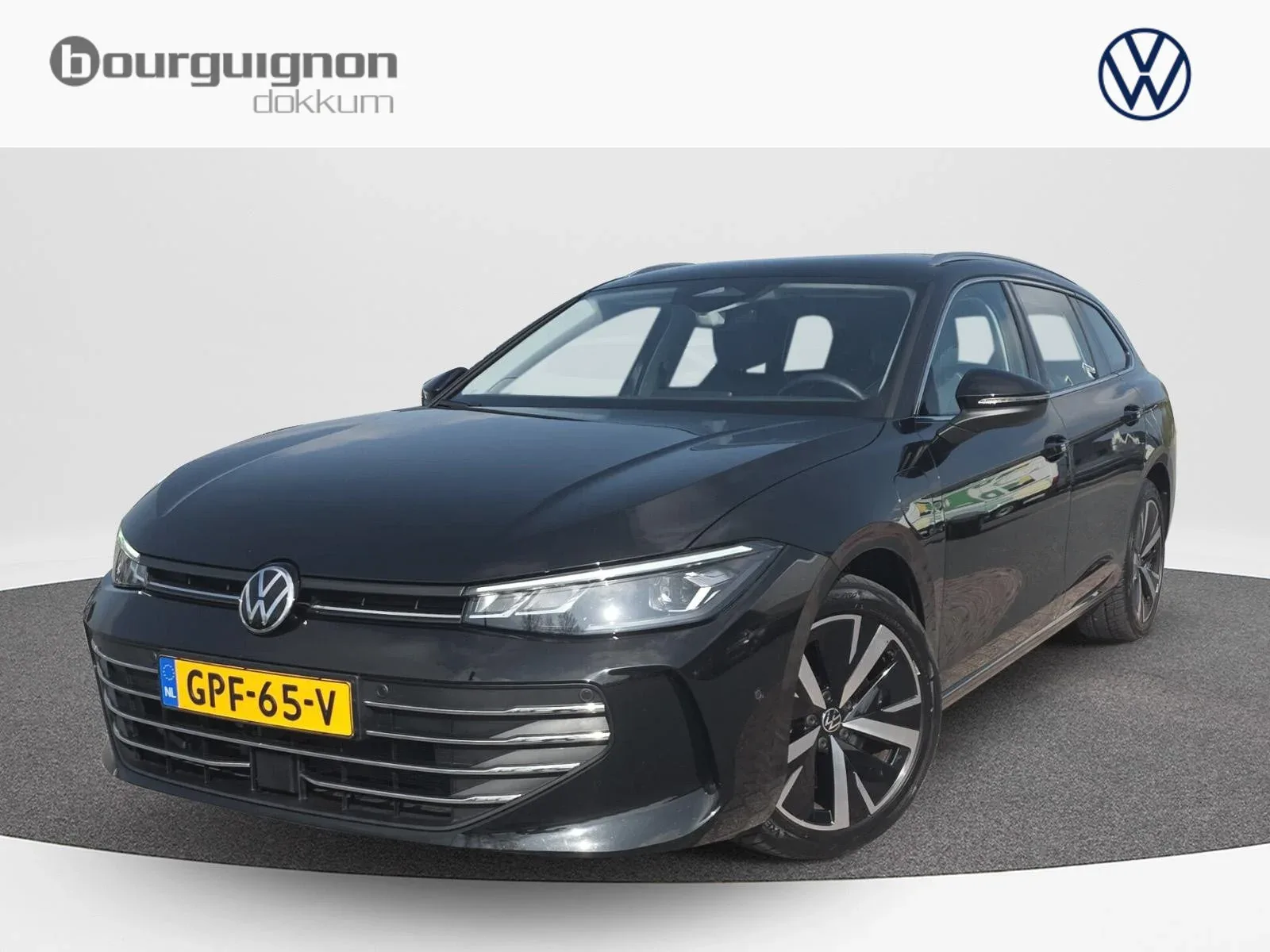 Volkswagen Passat (2024) — foto 1