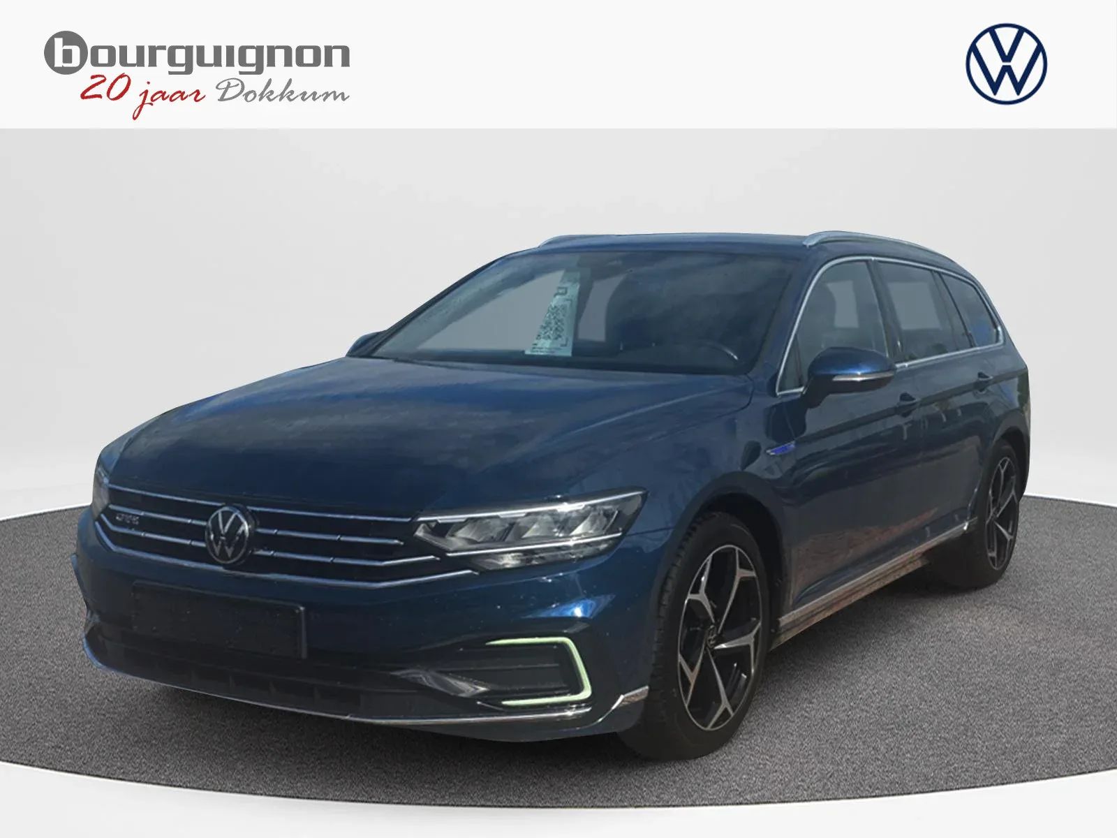 Volkswagen Passat (2022) — foto 1