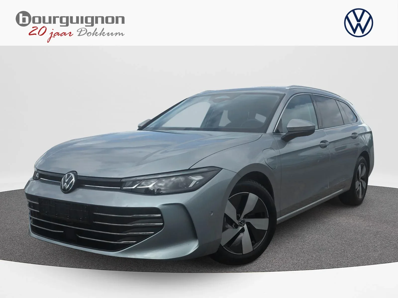 Volkswagen Passat (2025) — foto 1