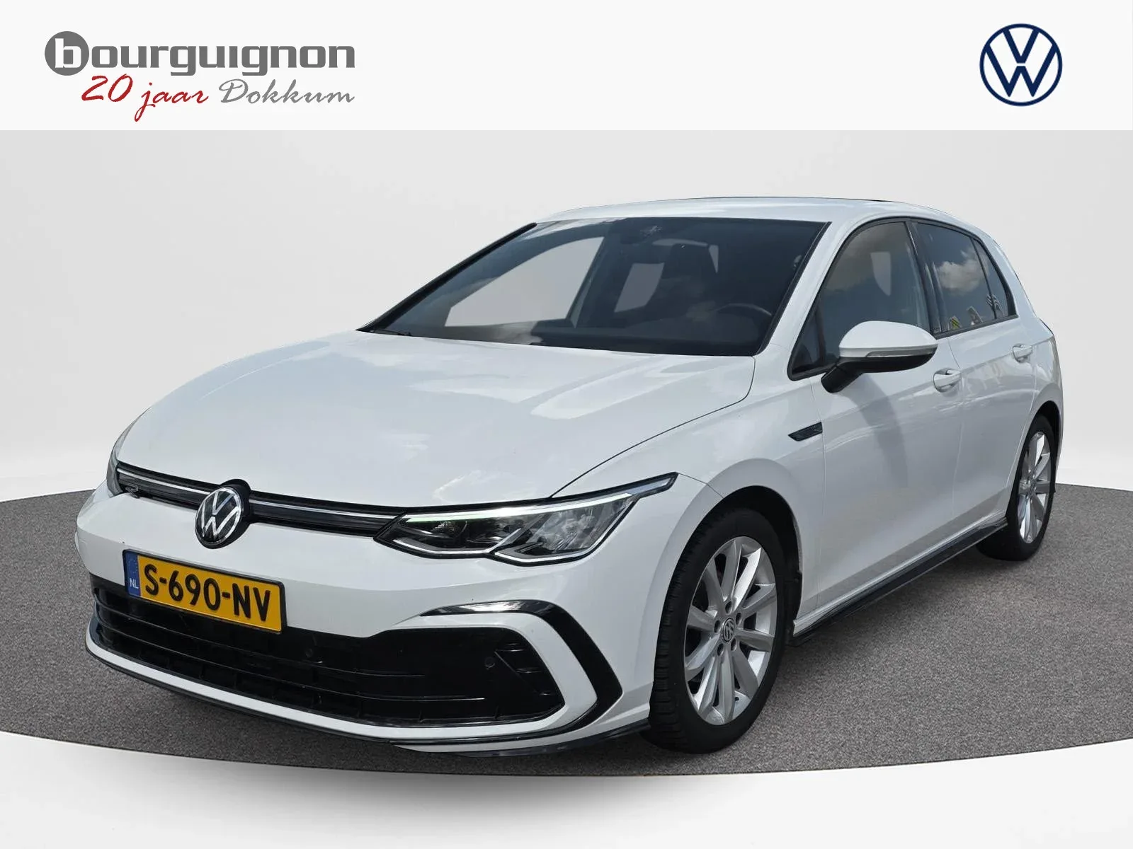 Volkswagen Golf (2022) — foto 1