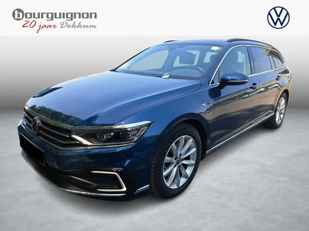 Volkswagen Passat (2023) — foto 1