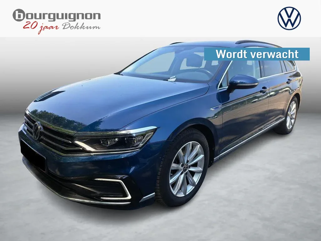 Volkswagen Passat (2023) — foto 1