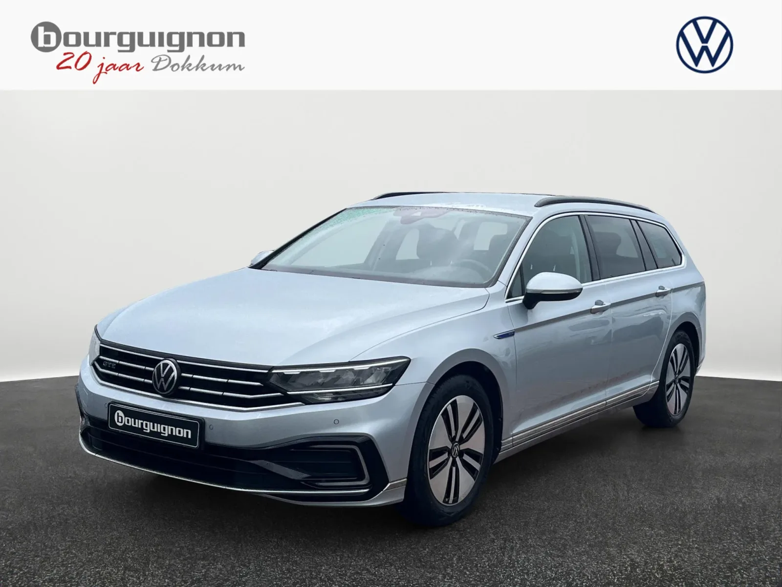 Volkswagen Passat (2021) — foto 1