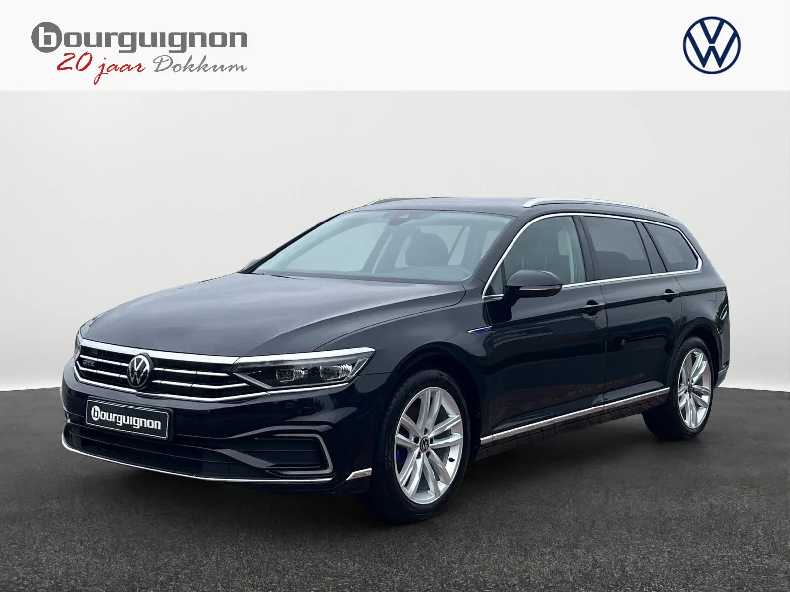 Volkswagen Passat (2023) — foto 1