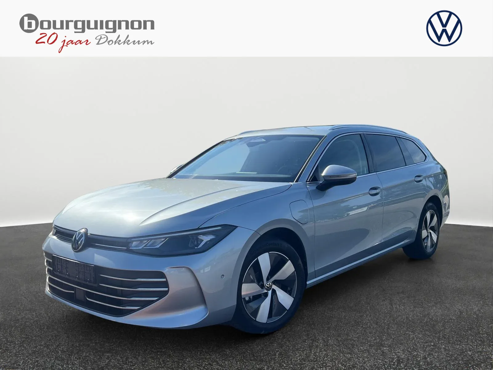 Volkswagen Passat (2025) — foto 1