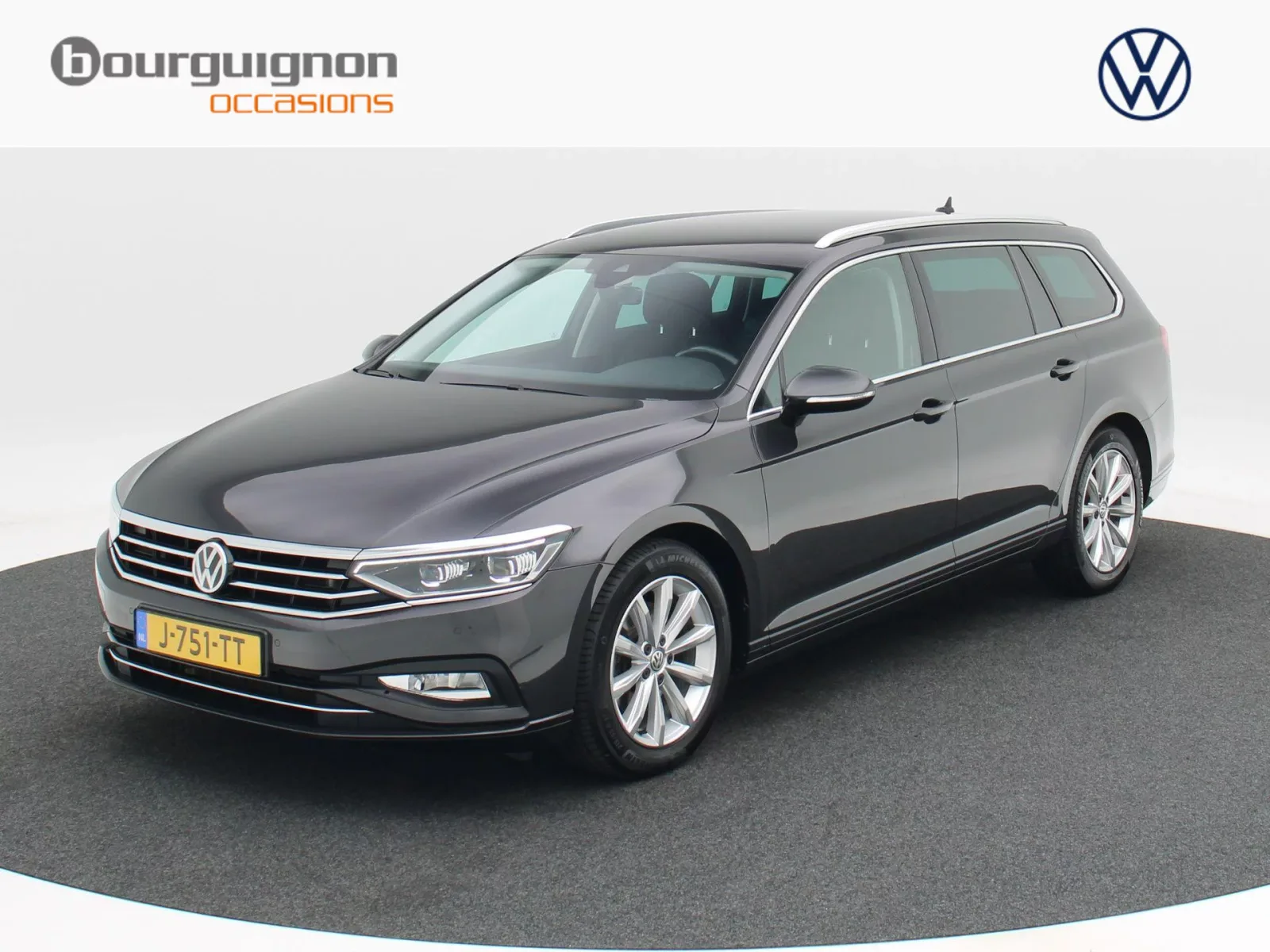 Volkswagen Passat (2019) — foto 1