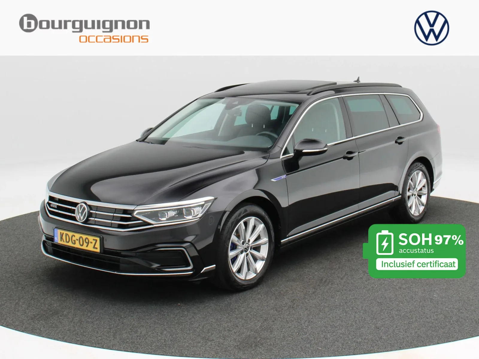 Volkswagen Passat (2022) — foto 1