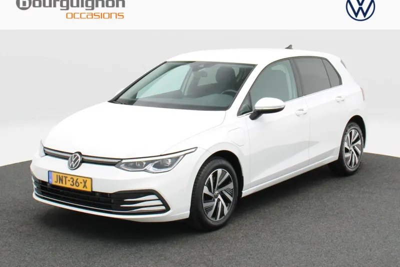 Volkswagen Golf (2022)