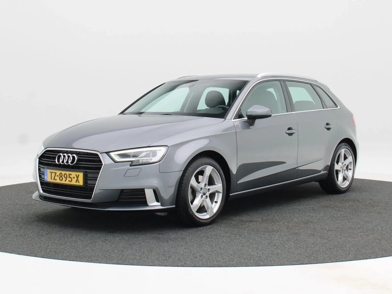 Audi A3 (2018) — foto 1