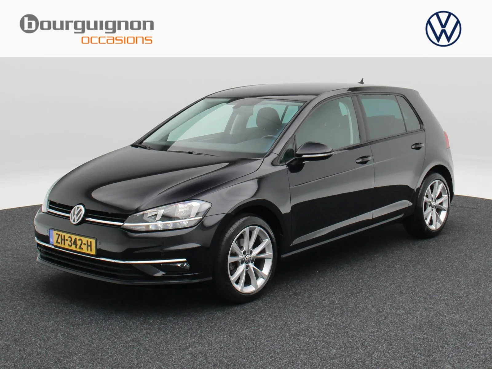 Volkswagen Golf (2019) — foto 1