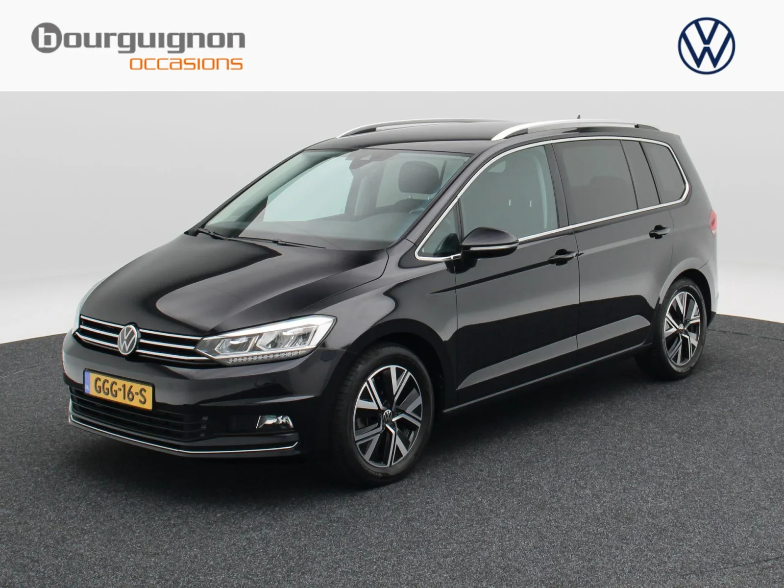 Volkswagen Touran (2023) — foto 1