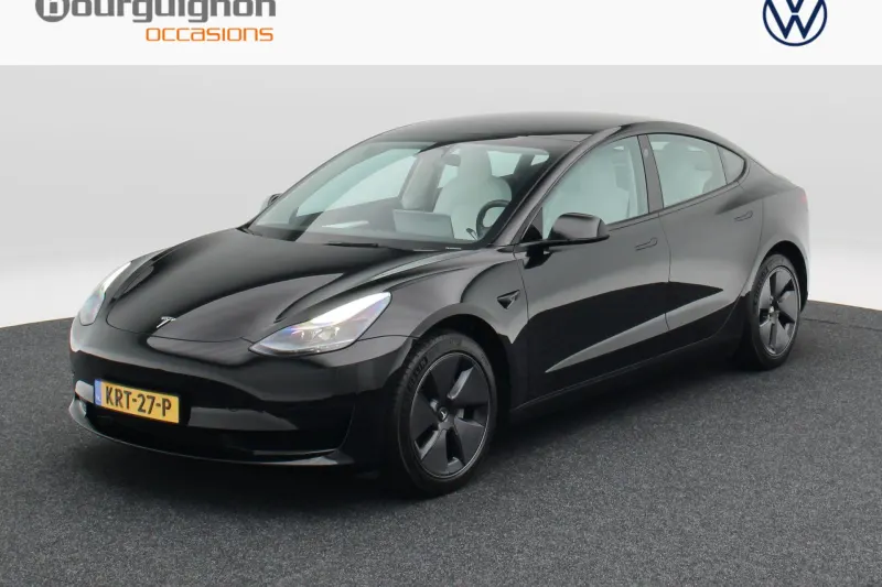 Tesla Model 3 (2023)