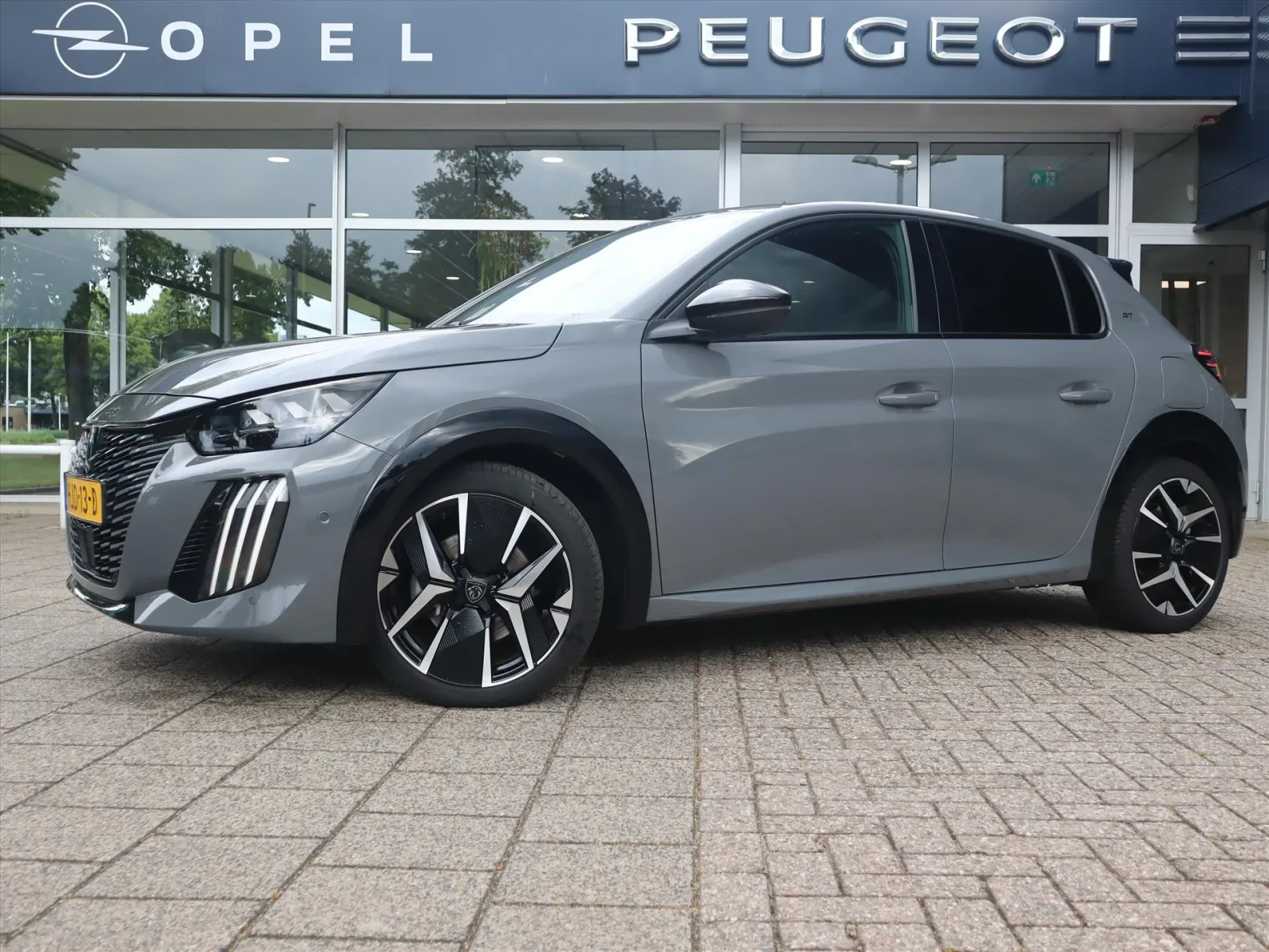 Peugeot 208 (2025) — foto 1
