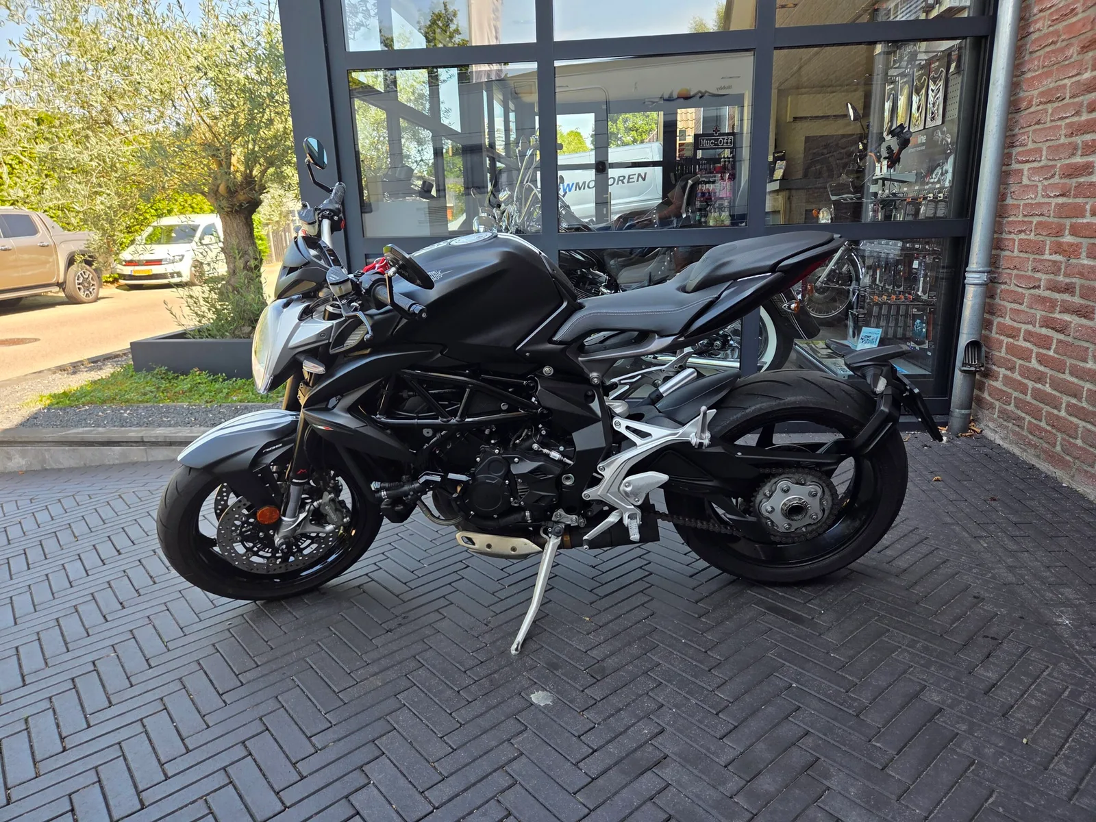 MV Agusta Brutale 800 (2019) — foto 1